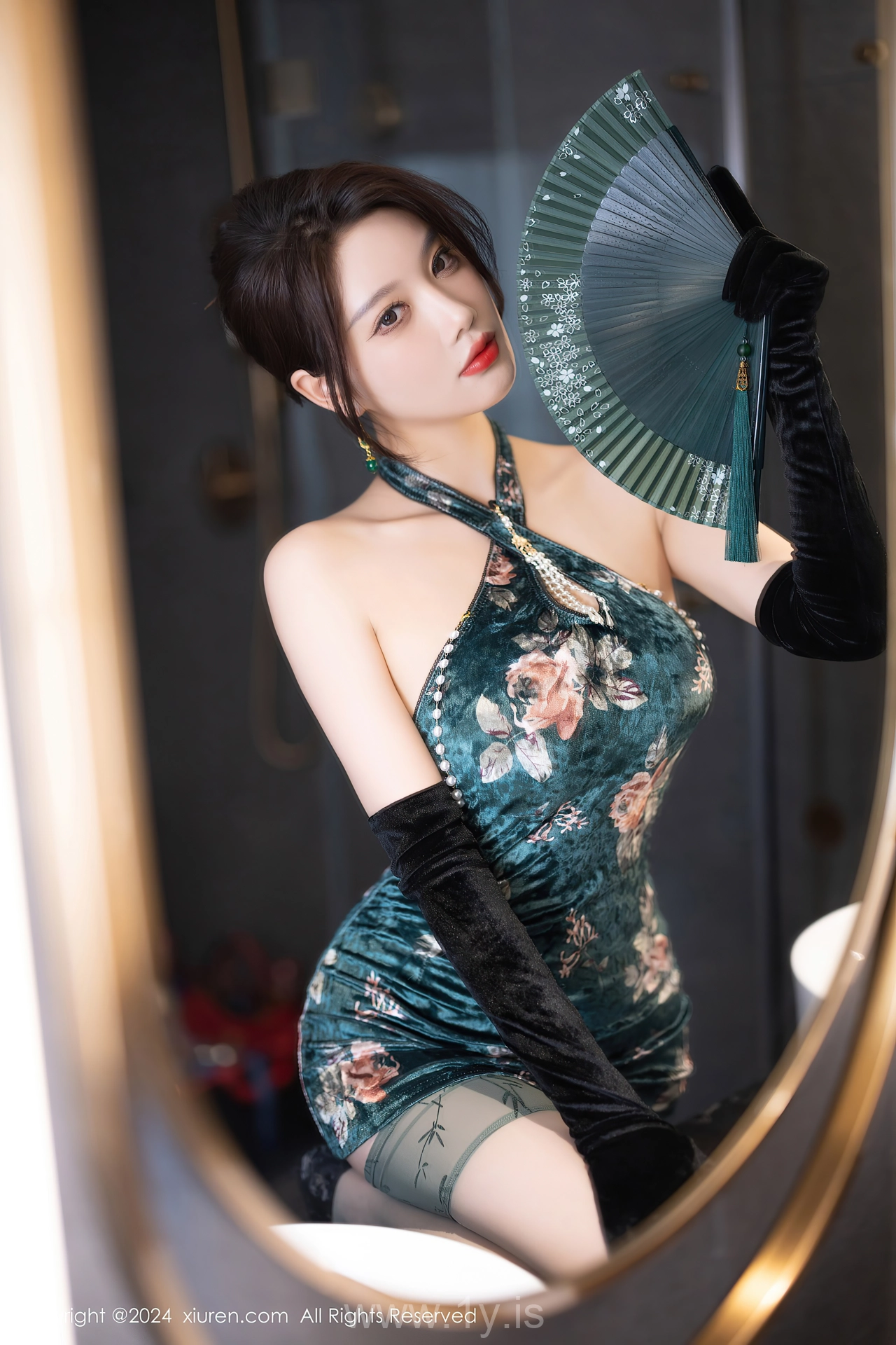 XIUREN(秀人网) No.9165 Flawless Asian Mature Princess 杨晨晨Yome