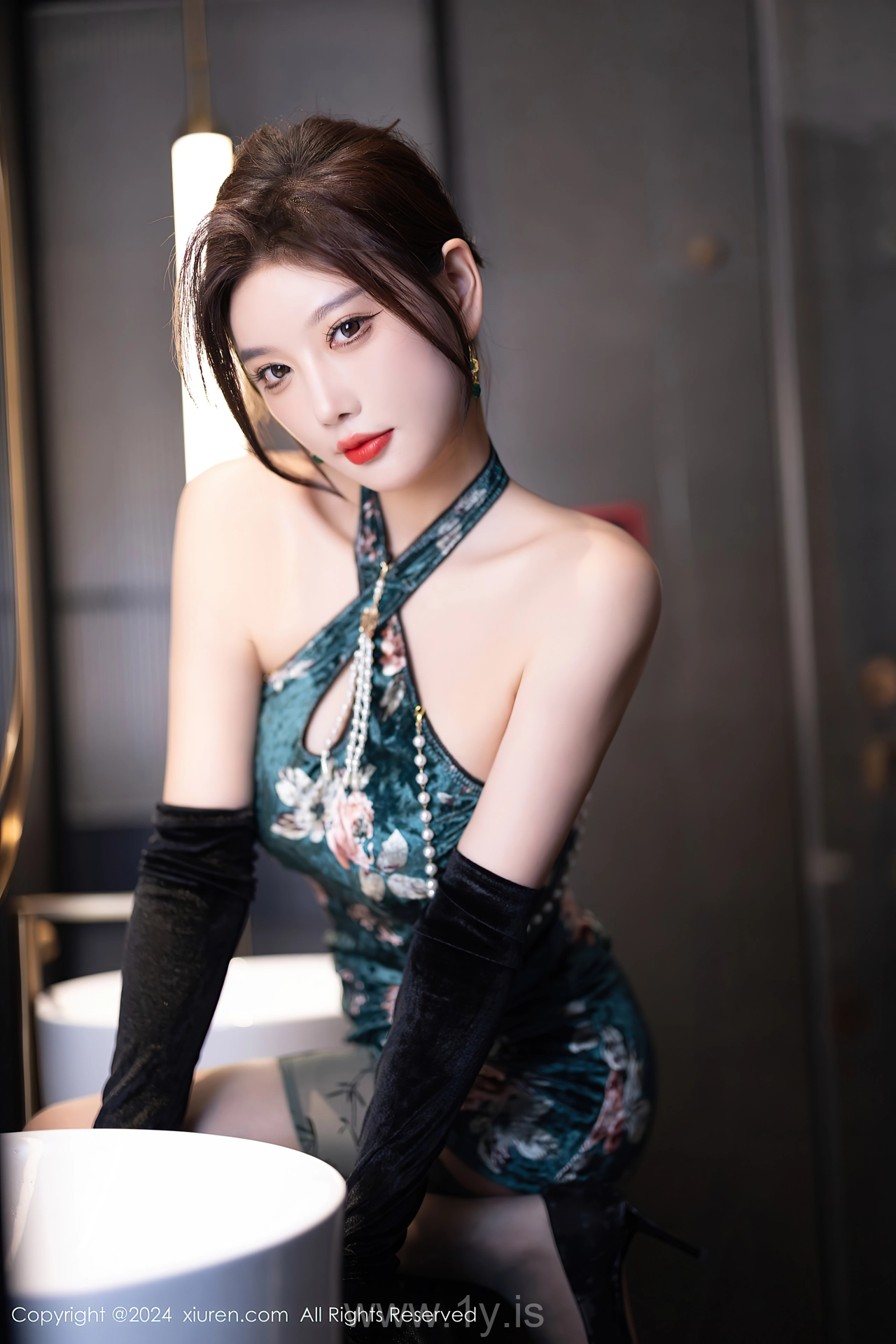 XIUREN(秀人网) No.9165 Flawless Asian Mature Princess 杨晨晨Yome