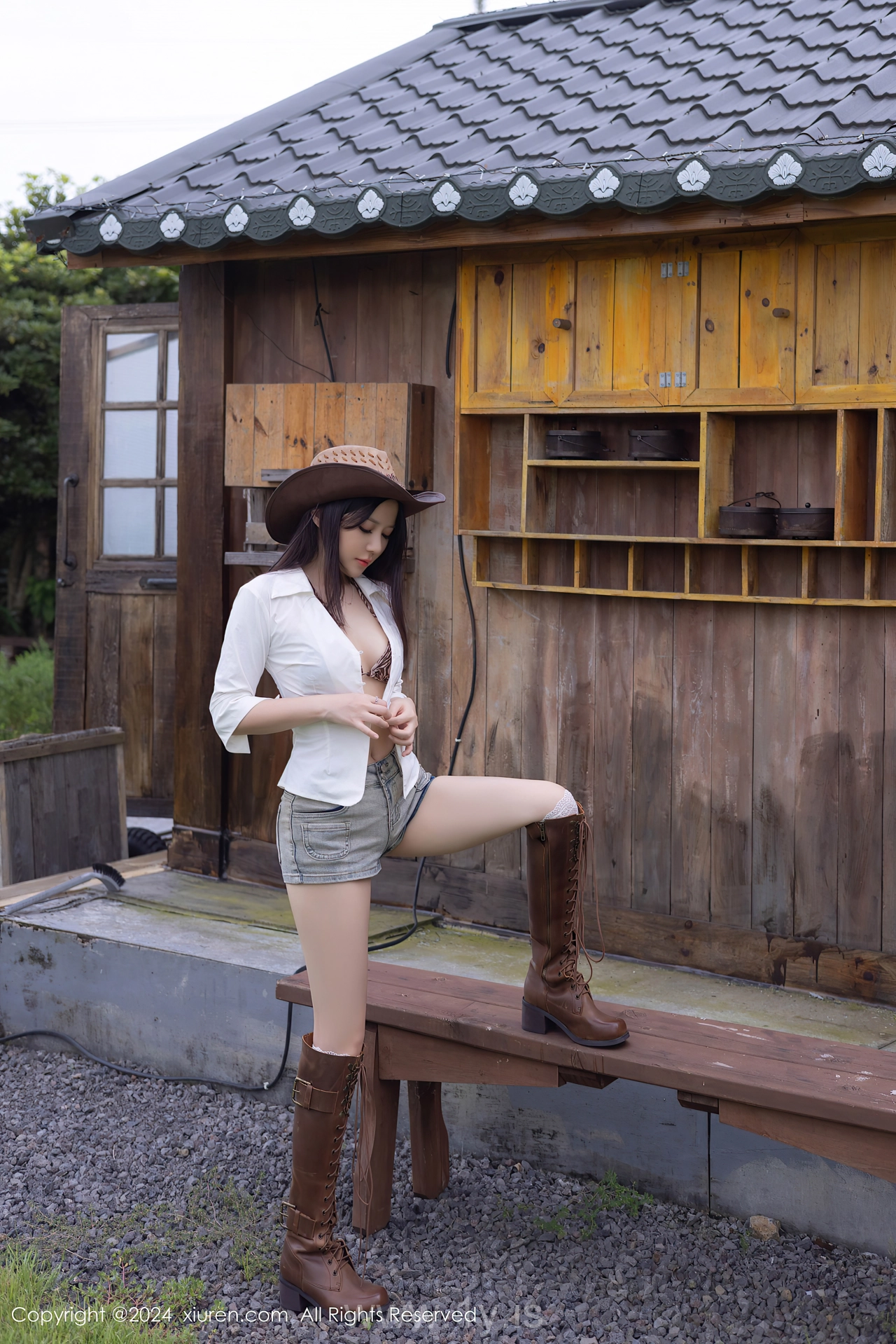 XIUREN(秀人网) No.9166 Decent Asian Jewel 鱼子酱Fish