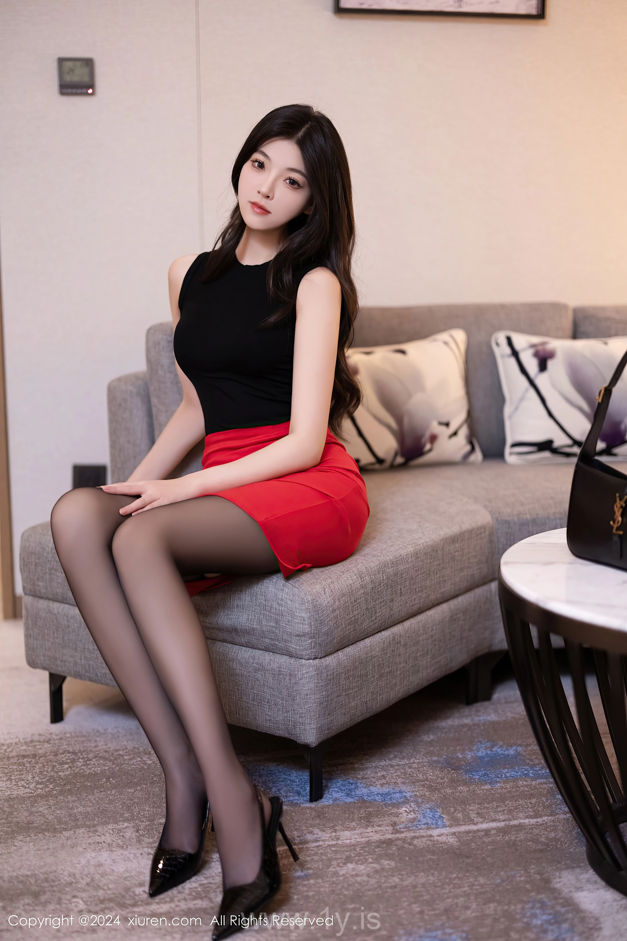 XIUREN(秀人网) No.9169 Seductive & Pretty Chinese Femme fatale 初梦瑶