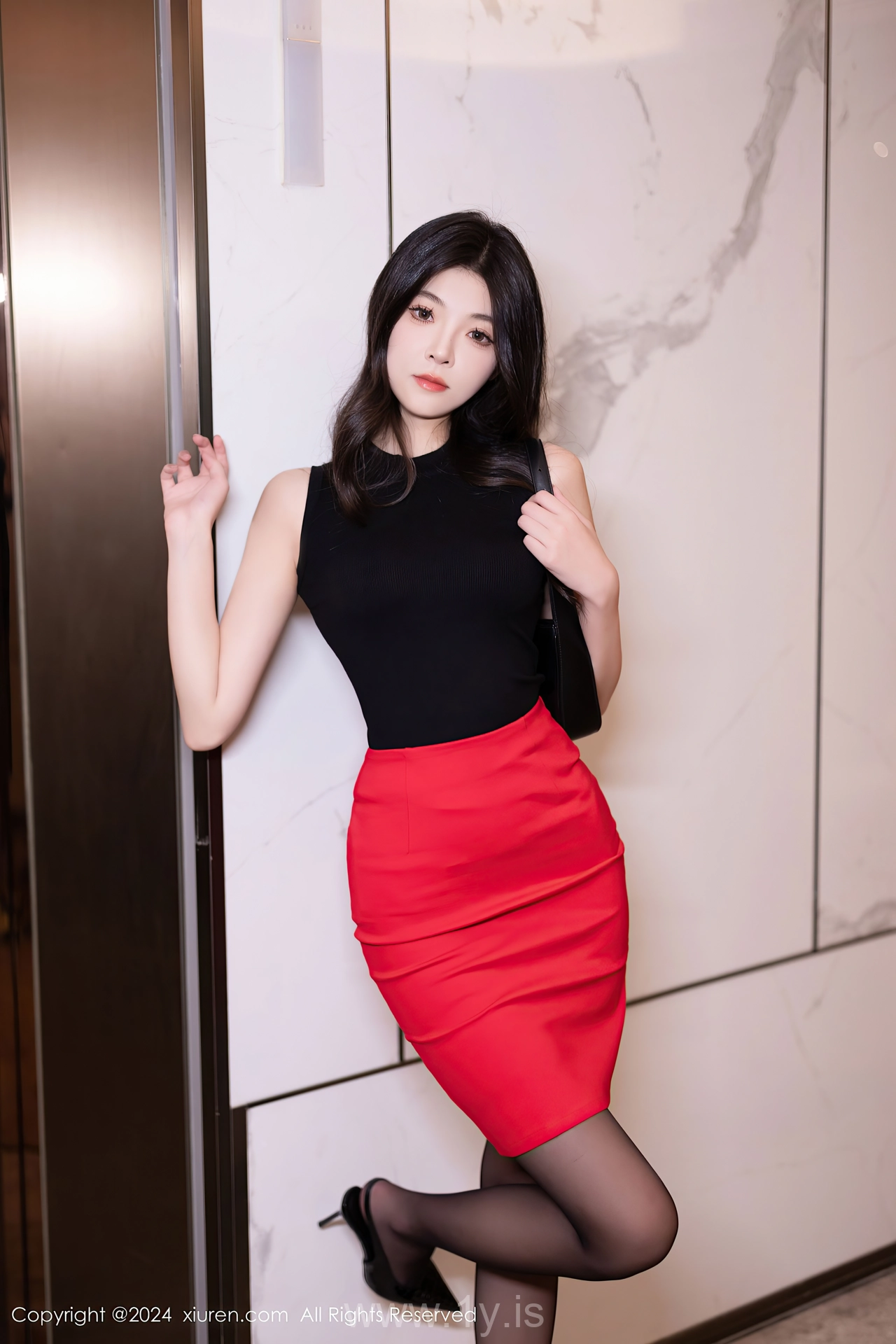 XIUREN(秀人网) No.9169 Seductive & Pretty Chinese Femme fatale 初梦瑶