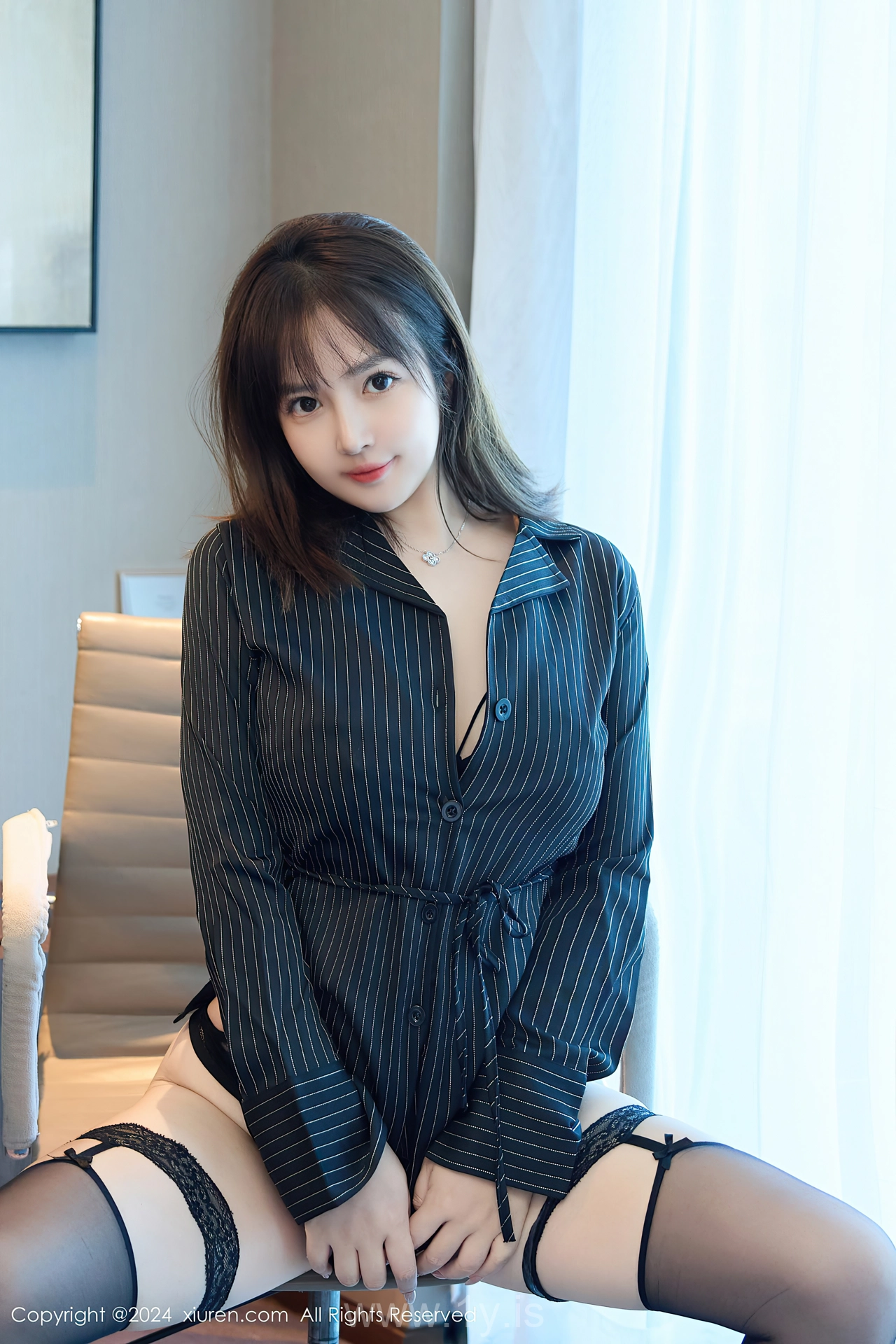 XIUREN(秀人网) No.9170 Refined Chinese Vixen 养乐多Doll