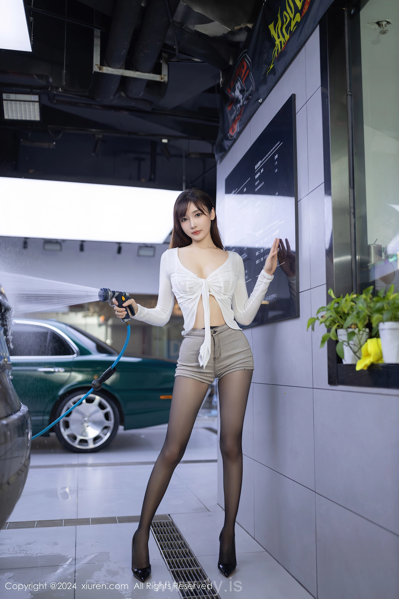 XIUREN(秀人网) No.9181 Stylish Chinese Belle 陆萱萱