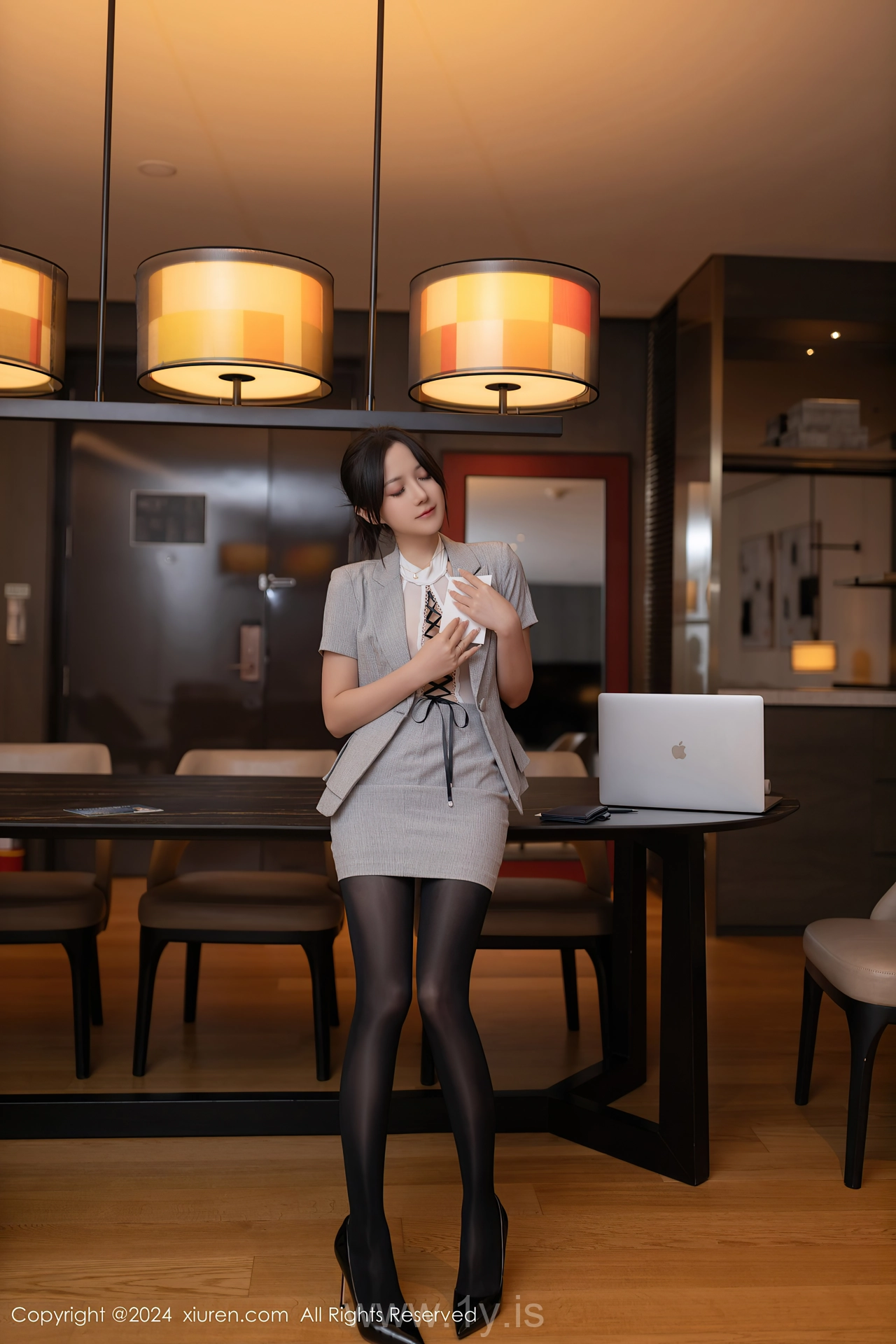 XIUREN(秀人网) No.9189 Sophisticated & Classy Asian Model 鱼子酱Fish