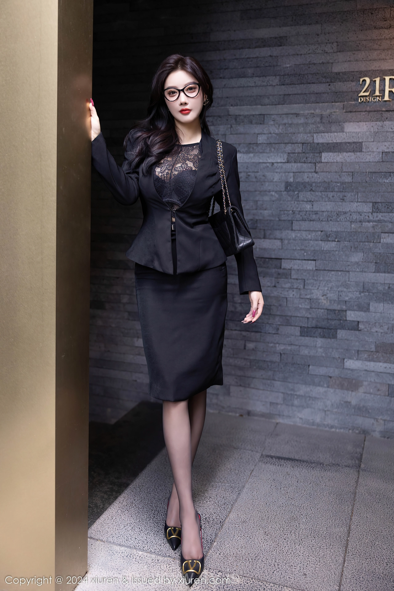 XIUREN(秀人网) No.9190 Bewitching Asian Vixen 杨晨晨Yome