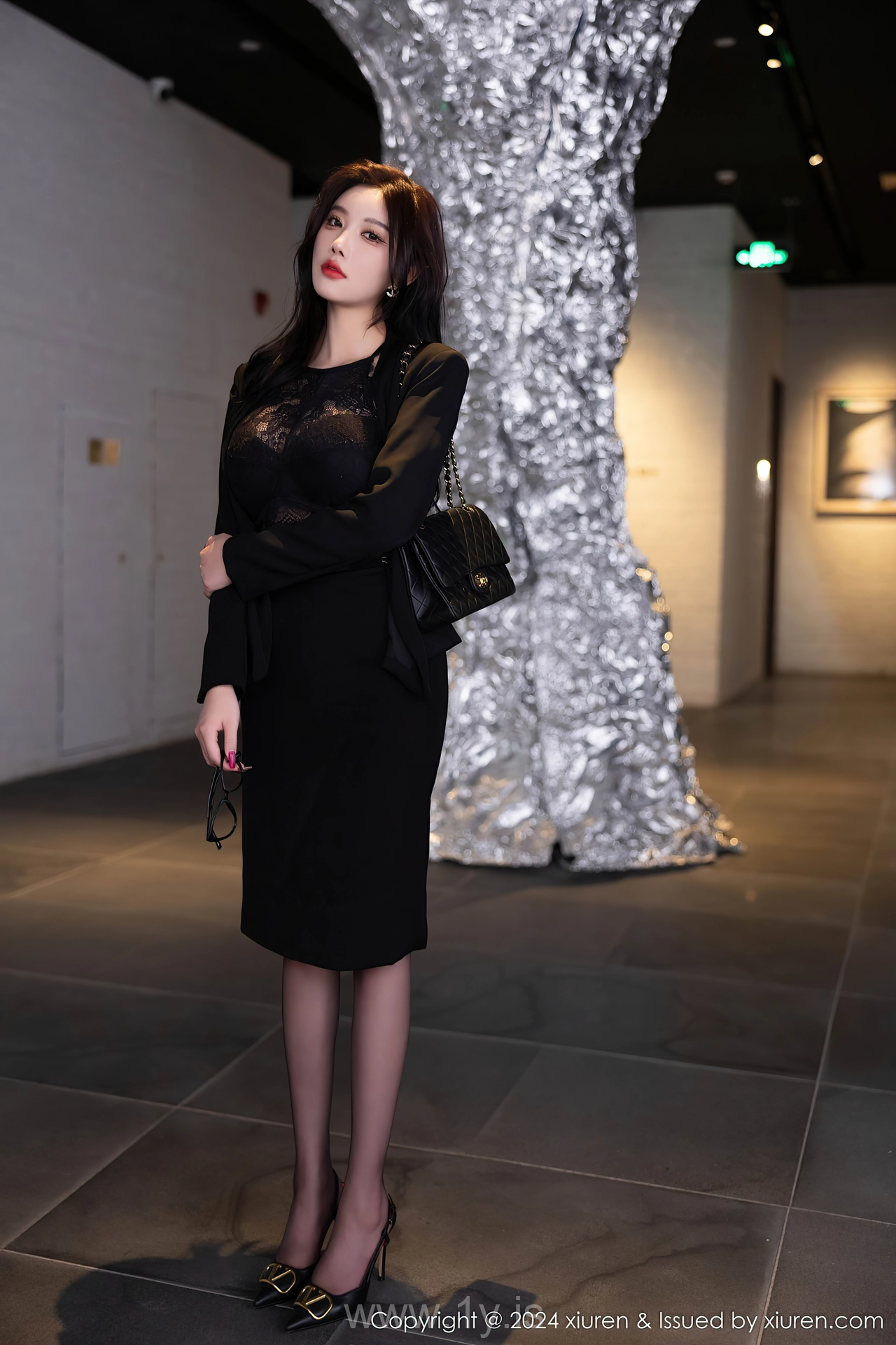 XIUREN(秀人网) No.9190 Bewitching Asian Vixen 杨晨晨Yome