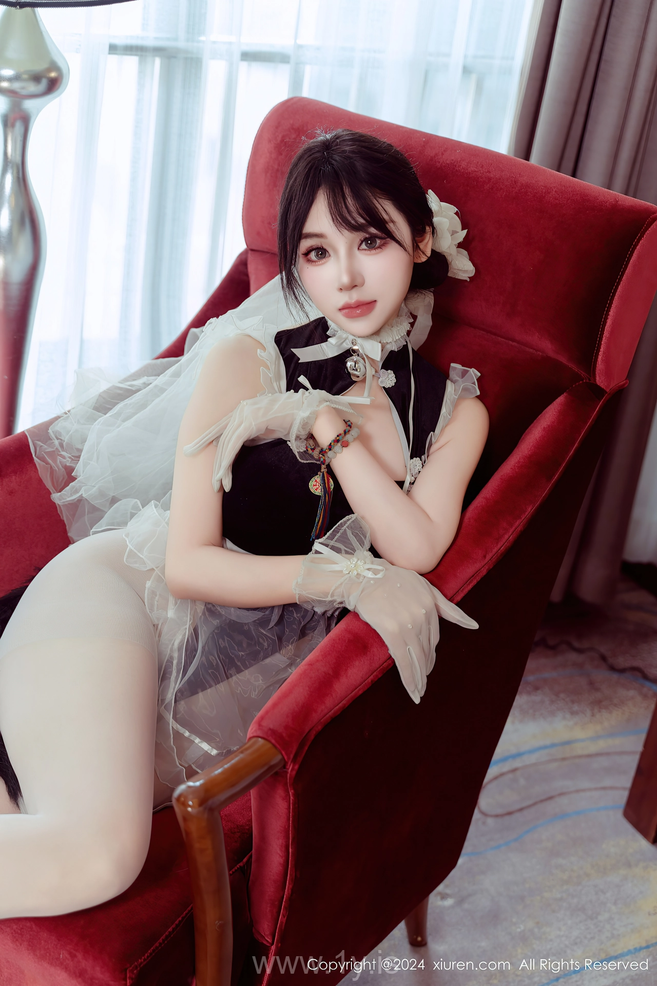 XIUREN(秀人网) No.9197 Chic Chinese Cougar 汐汐爱吃草莓