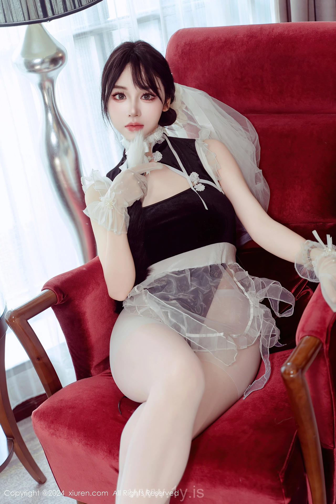 XIUREN(秀人网) No.9197 Chic Chinese Cougar 汐汐爱吃草莓