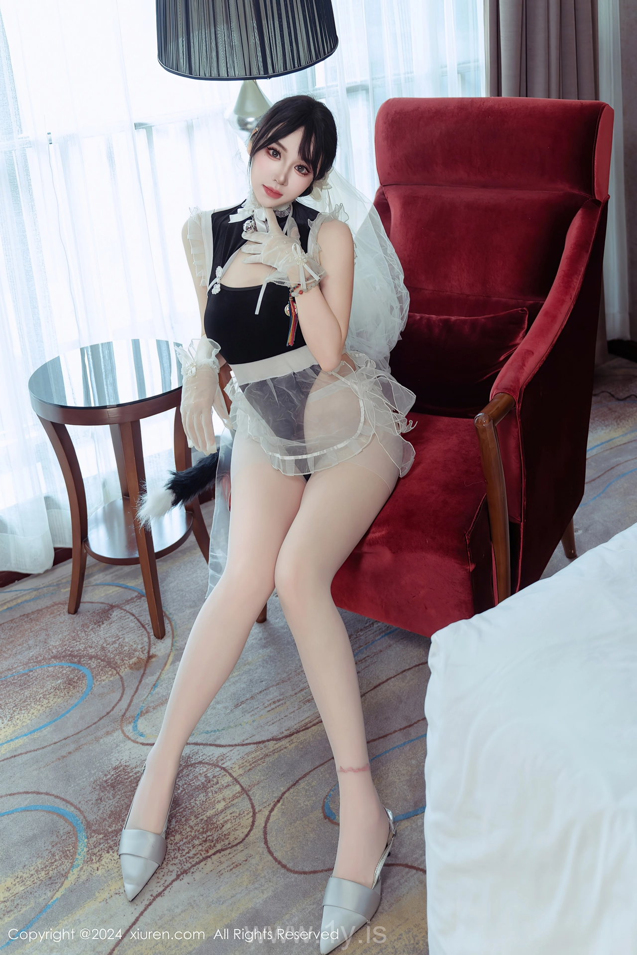 XIUREN(秀人网) No.9197 Chic Chinese Cougar 汐汐爱吃草莓