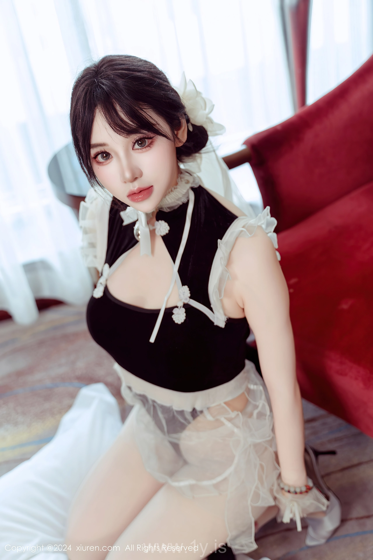 XIUREN(秀人网) No.9197 Chic Chinese Cougar 汐汐爱吃草莓