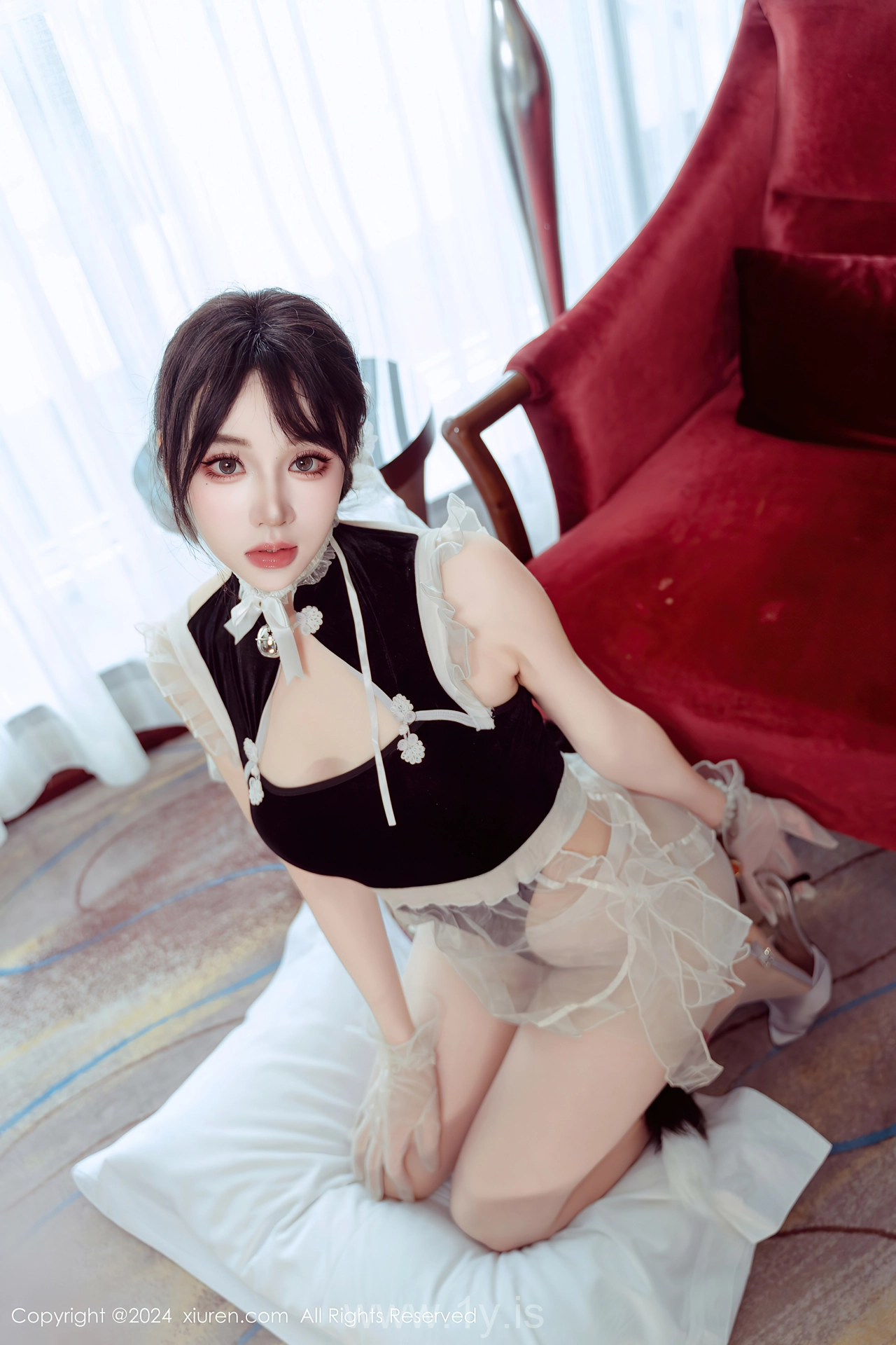 XIUREN(秀人网) No.9197 Chic Chinese Cougar 汐汐爱吃草莓