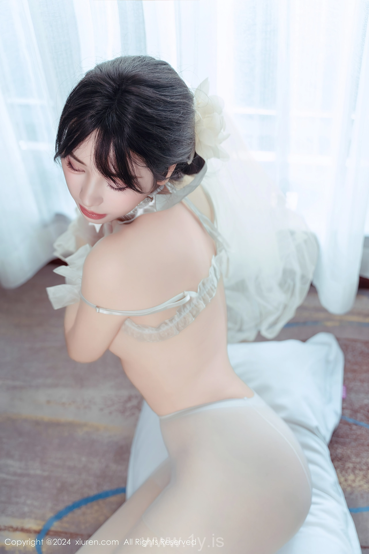 XIUREN(秀人网) No.9197 Chic Chinese Cougar 汐汐爱吃草莓