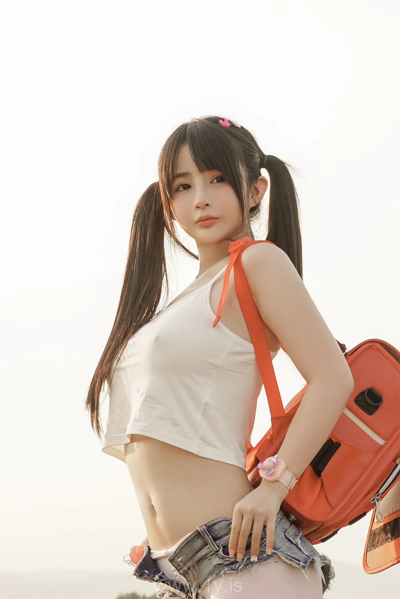 桜井宁宁 NO.055  Sensual young lady carrying a red backpack