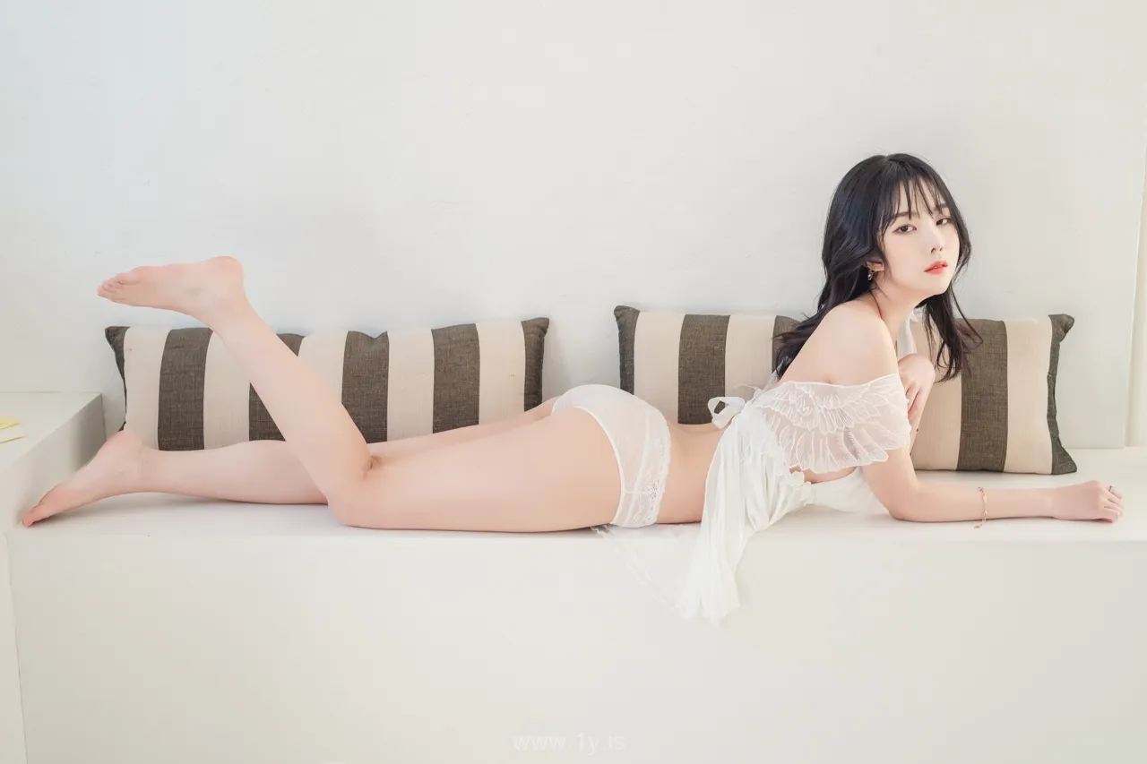 Yuna(윤아) VOL.13 9 Sets