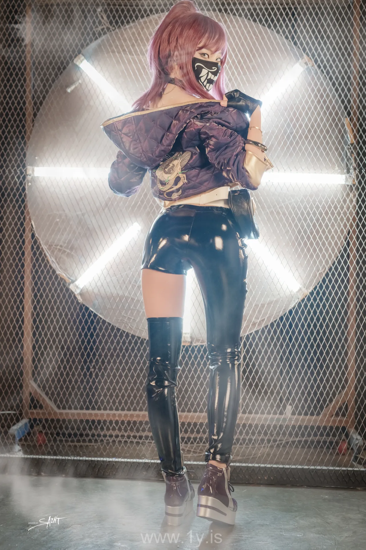 Yuna(윤아) VOL.18 Yuna's Cos Vol.04 KDA Akali & Nier Automata 2B