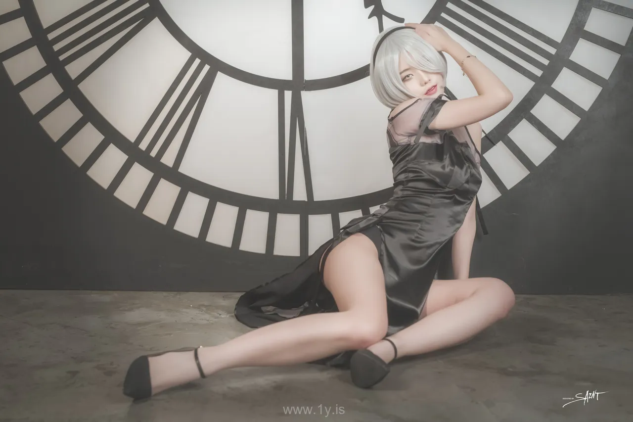 Yuna(윤아) VOL.18 Yuna's Cos Vol.04 KDA Akali & Nier Automata 2B