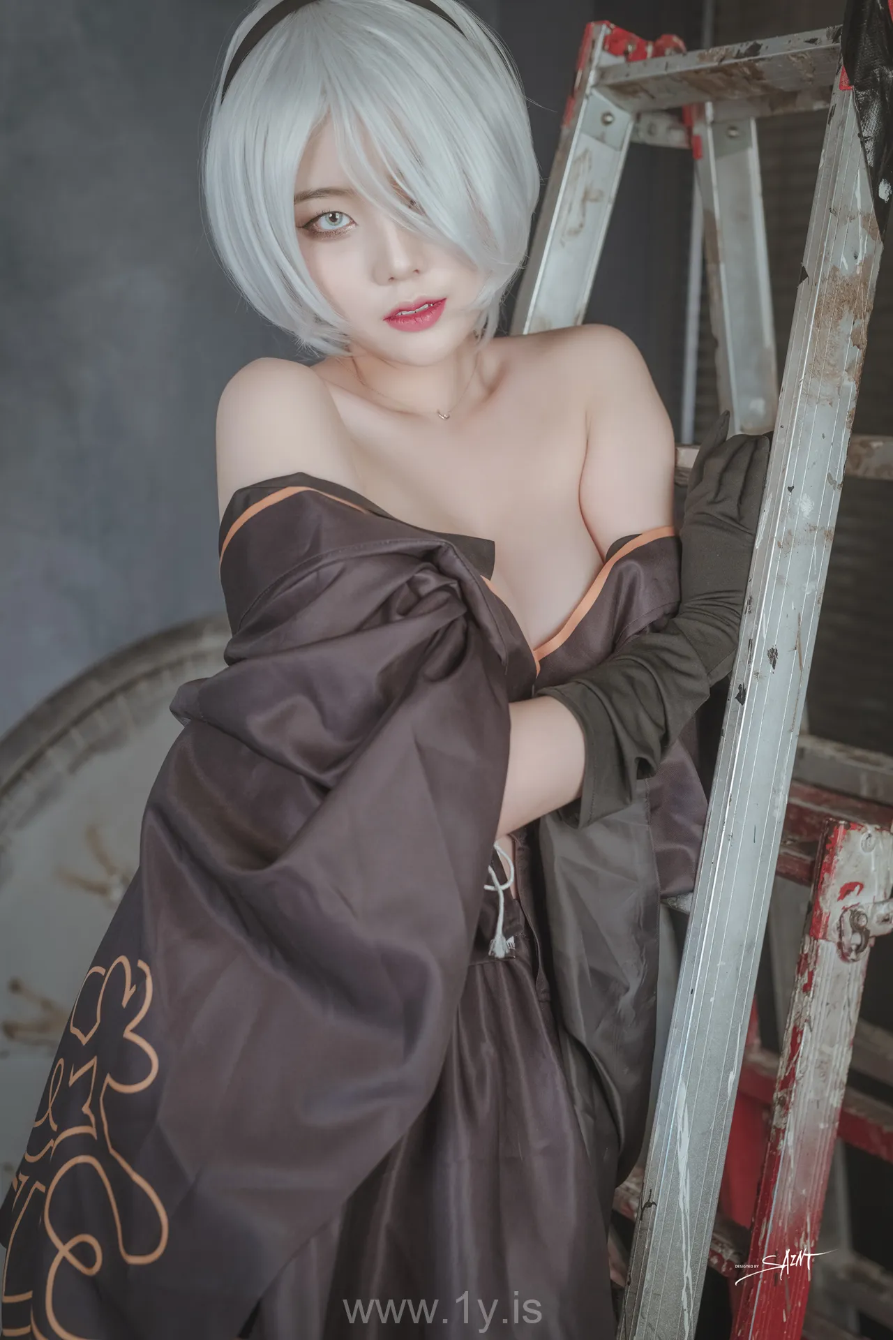 Yuna(윤아) VOL.18 Yuna's Cos Vol.04 KDA Akali & Nier Automata 2B