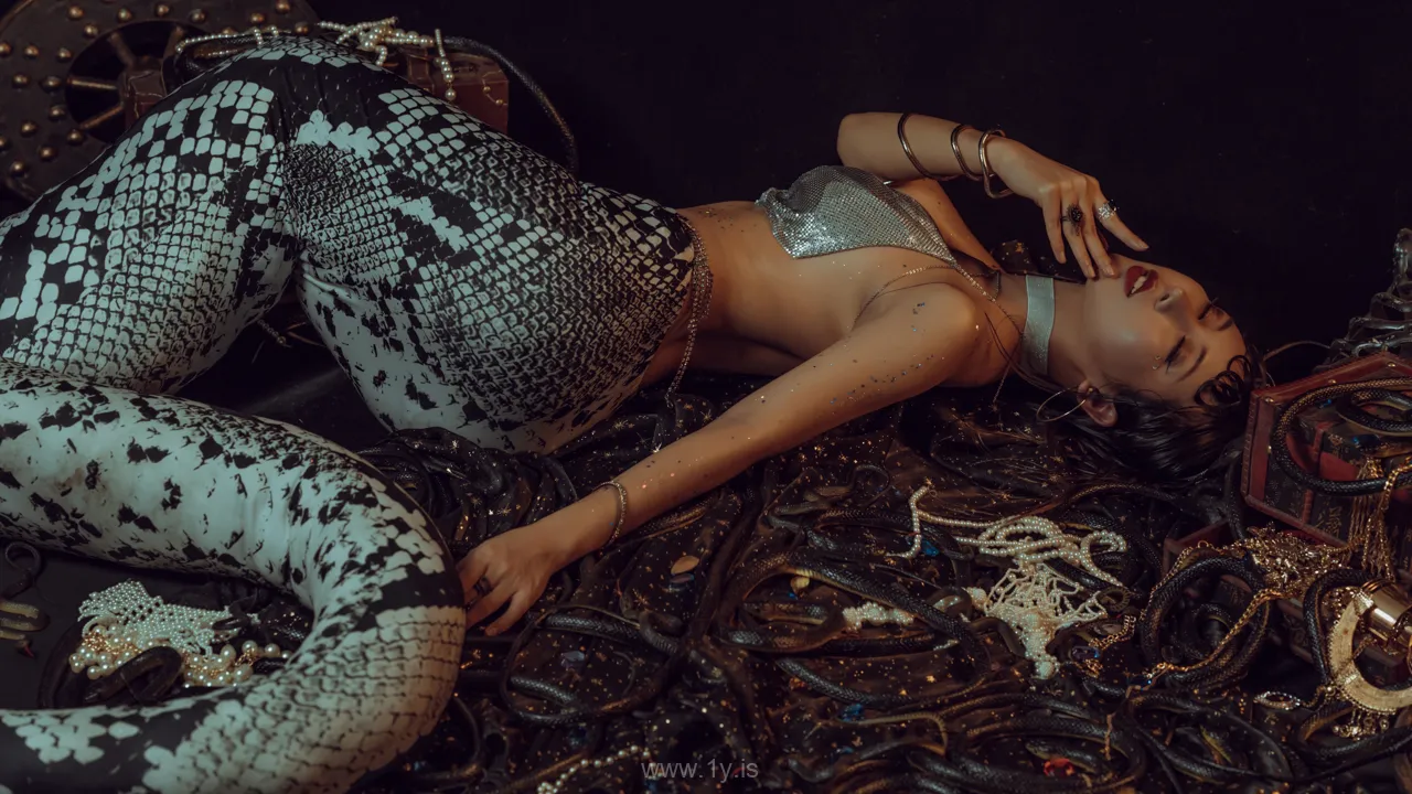 云溪溪 NO.02 奶桃 蛇姬